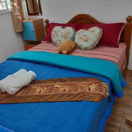 A & P House Apartment Банкок Екстериор снимка