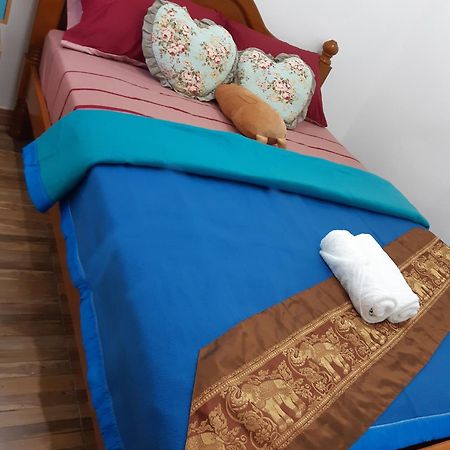 A & P House Apartment Банкок Екстериор снимка