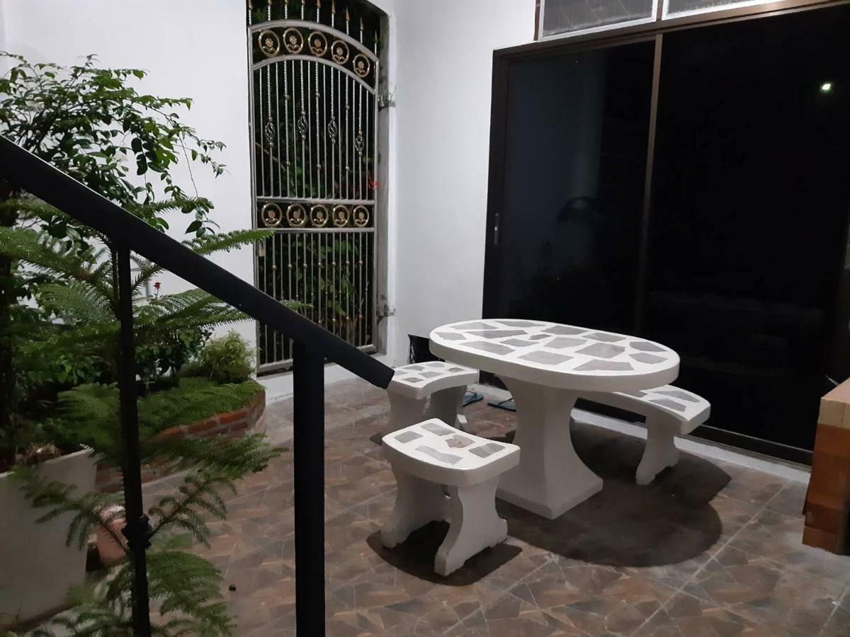 A & P House Apartment Банкок Екстериор снимка