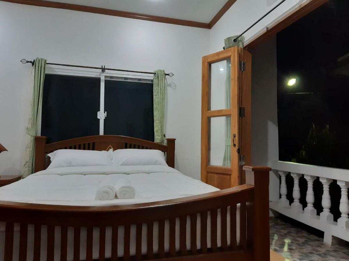 A & P House Apartment Банкок Екстериор снимка