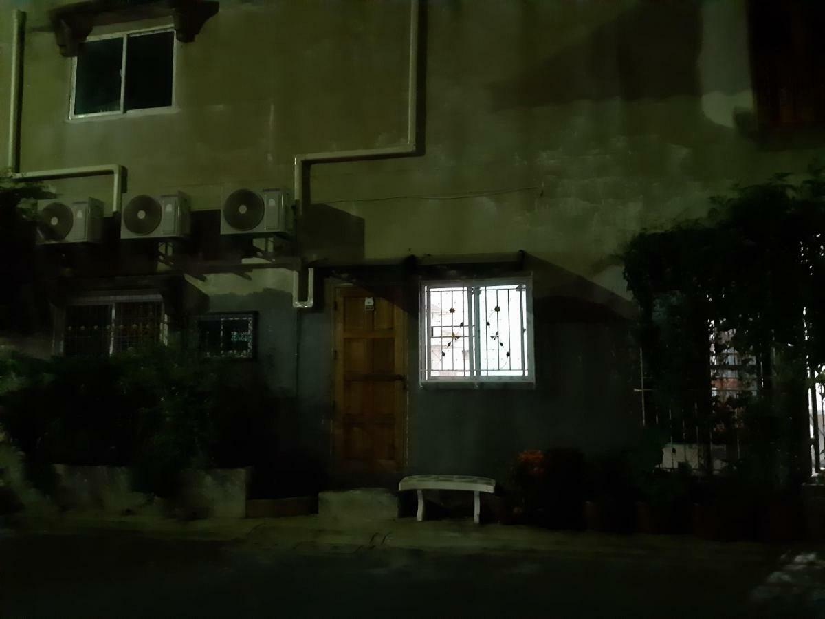 A & P House Apartment Банкок Екстериор снимка