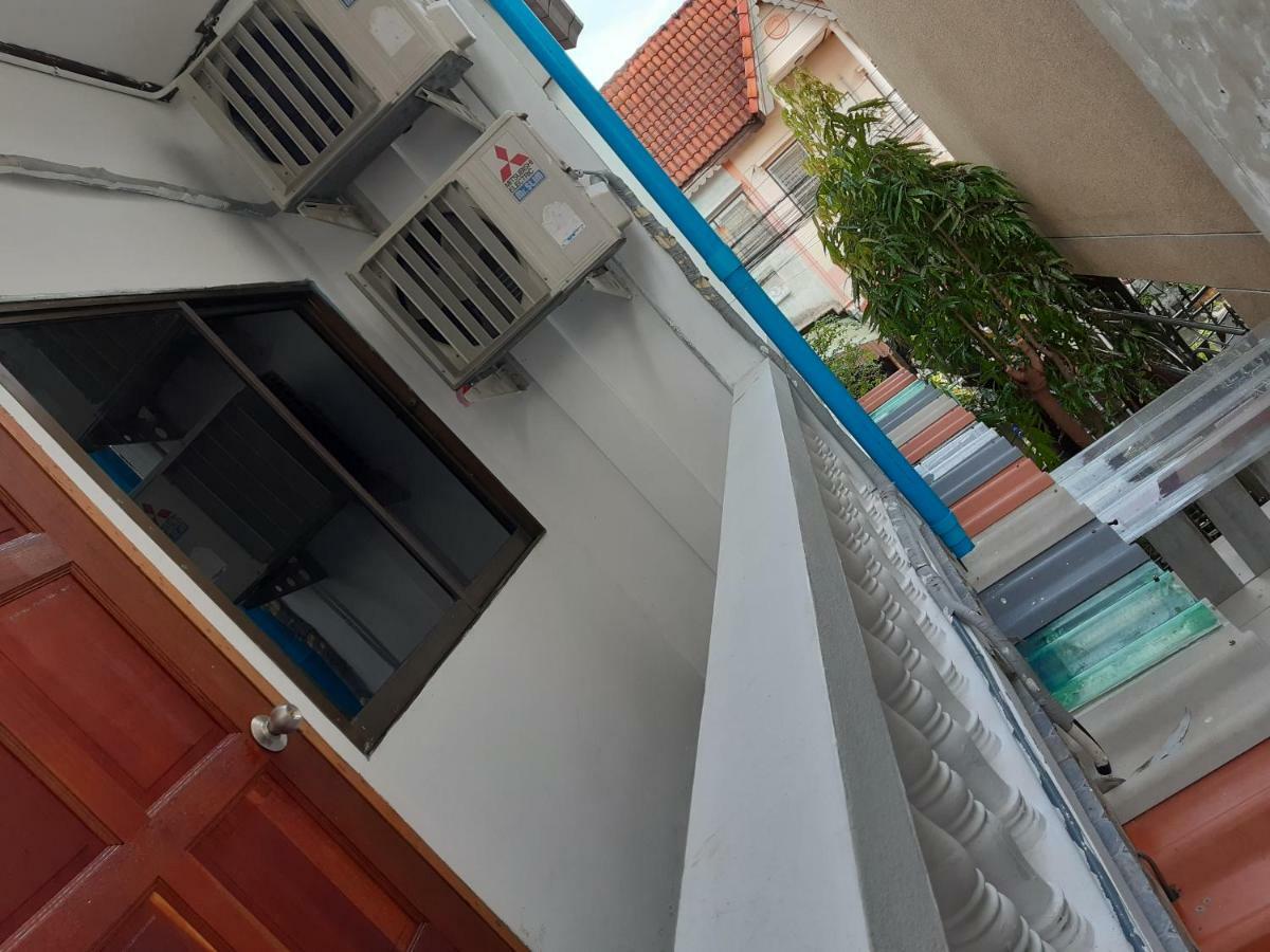 A & P House Apartment Банкок Екстериор снимка