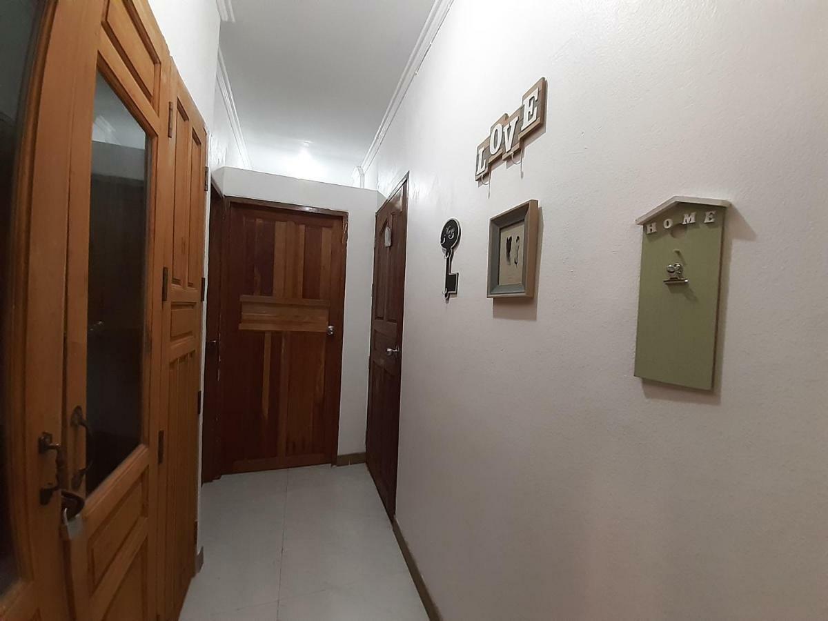A & P House Apartment Банкок Екстериор снимка