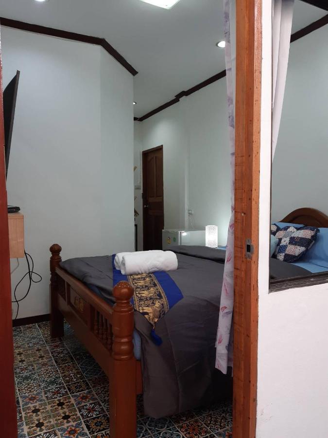 A & P House Apartment Банкок Екстериор снимка