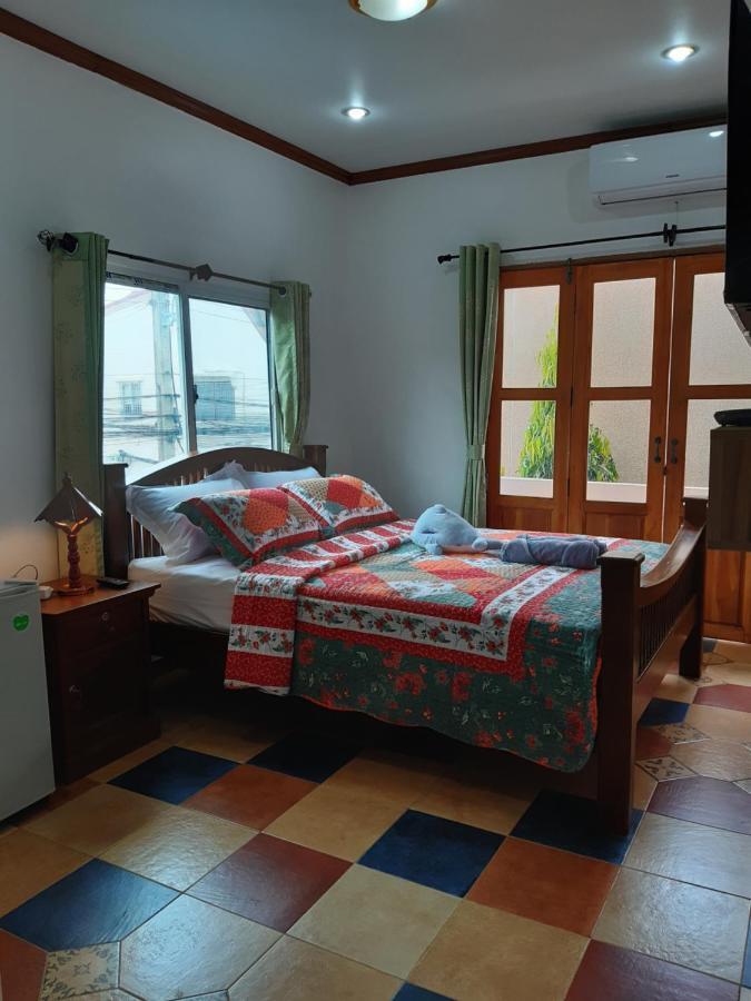A & P House Apartment Банкок Екстериор снимка