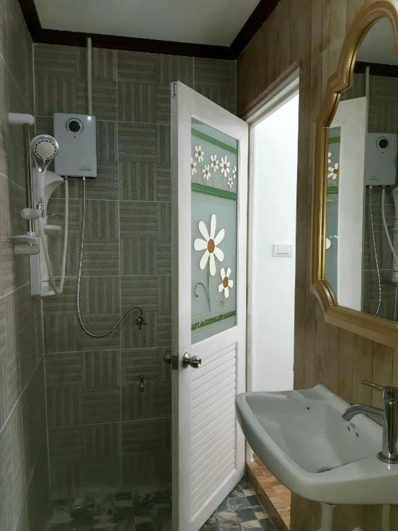 A & P House Apartment Банкок Екстериор снимка